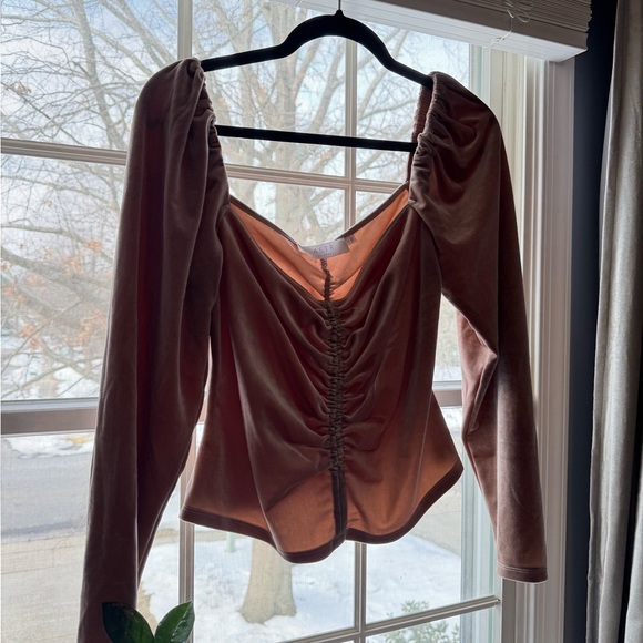ASTR Ruched Velvet Top - NWOT - Picture 3 of 6